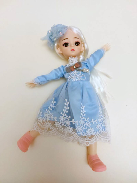 عروسک باربی موزیکال مفصلی لباس آبی